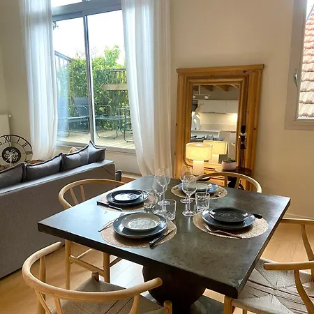 Calme Avec Terrasse Apartament *